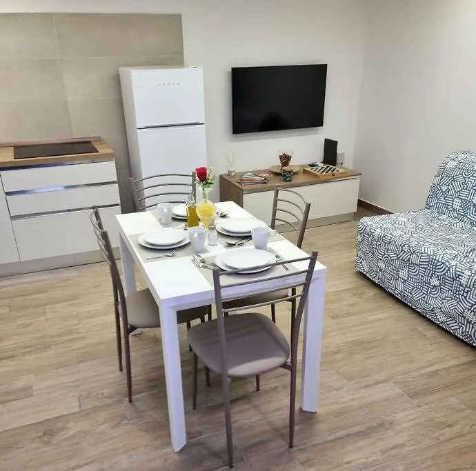 Casa Comoda E Centrale In Quartiere Storico Di Napoli Italy