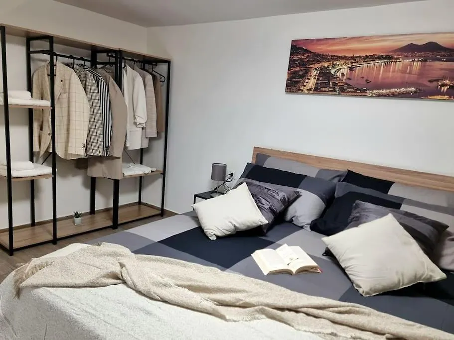 Holiday home Casa Comoda E Centrale In Quartiere Storico Di Napoli