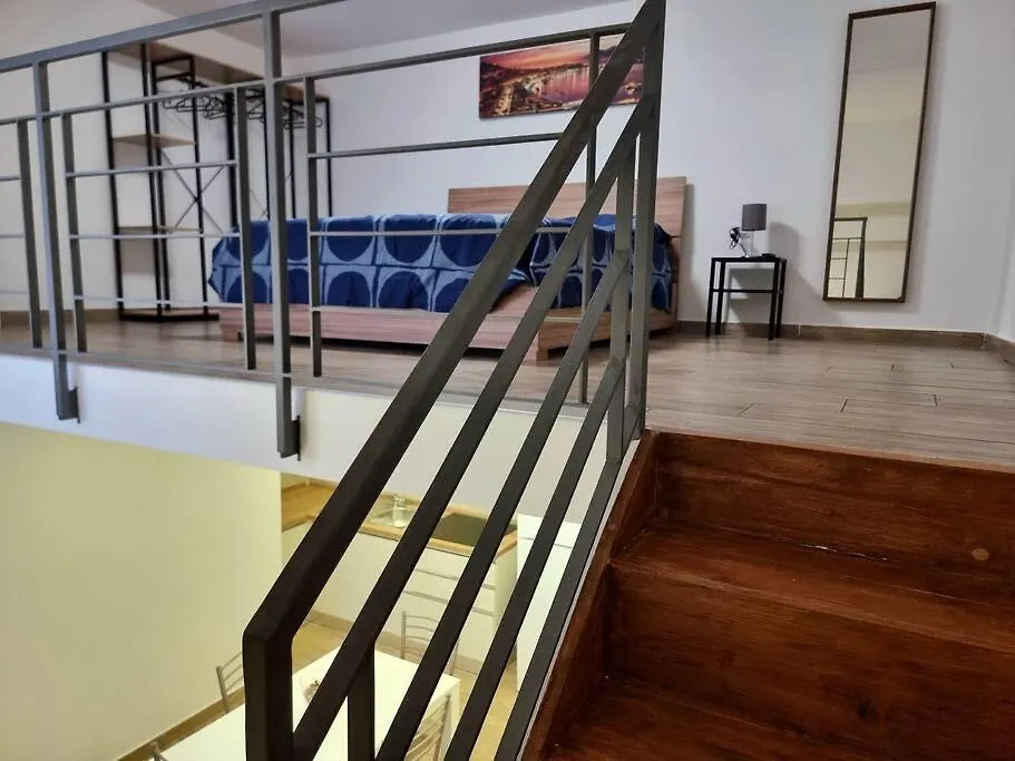 Casa Comoda E Centrale In Quartiere Storico Di Napoli Holiday home