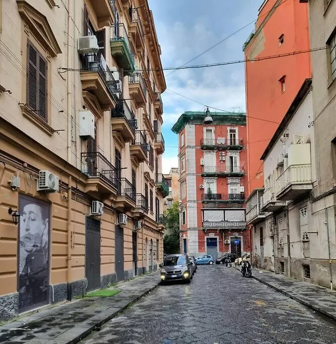 Holiday home Casa Comoda E Centrale In Quartiere Storico Di Napoli Italy