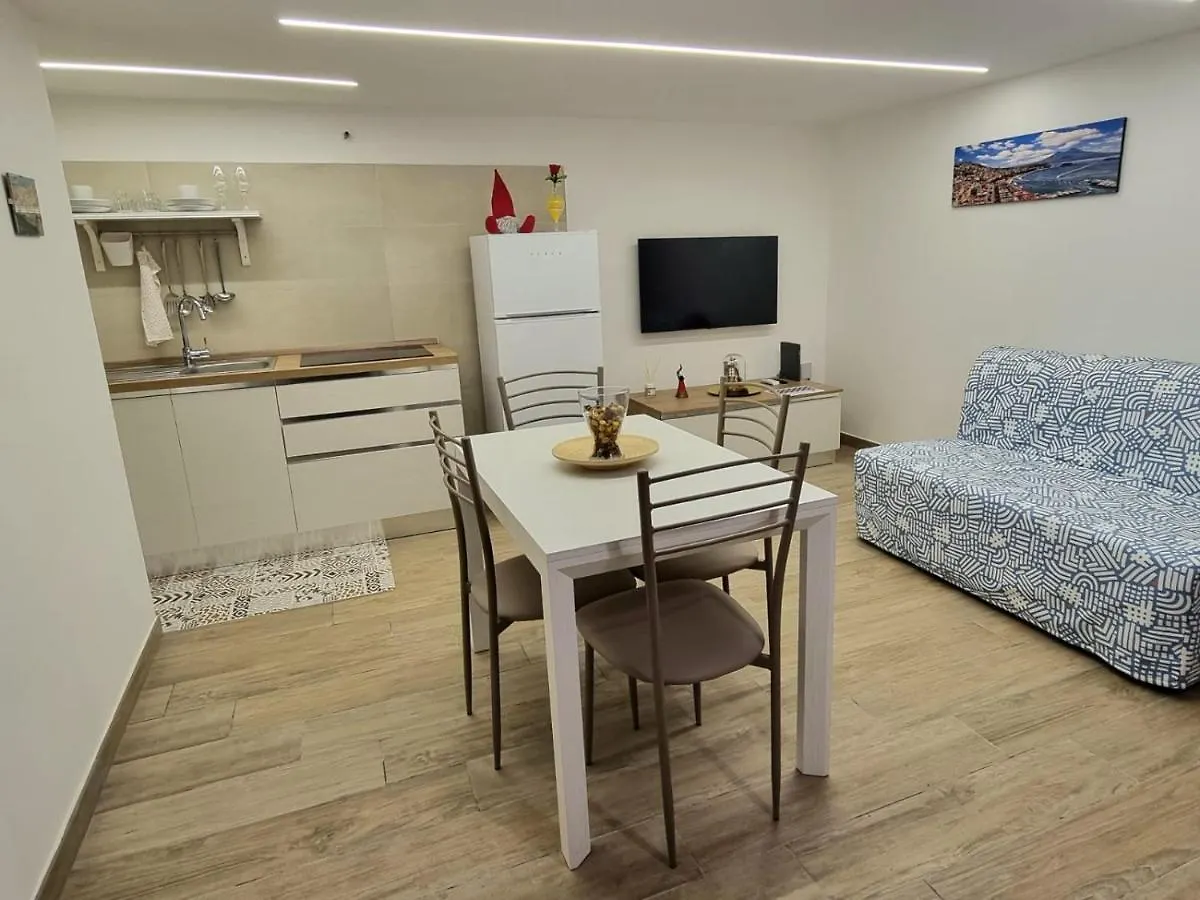 Casa Comoda E Centrale In Quartiere Storico Di Napoli Holiday home Naples