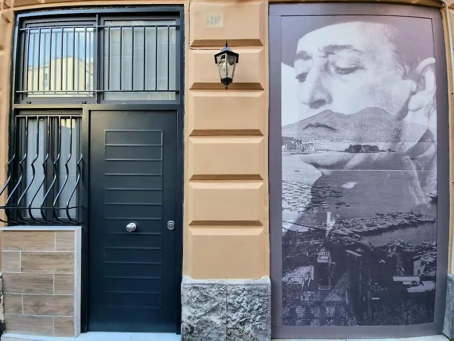 Casa Comoda E Centrale In Quartiere Storico Di Napoli